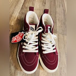 Vans MTE Womens 7 - Juniors 6